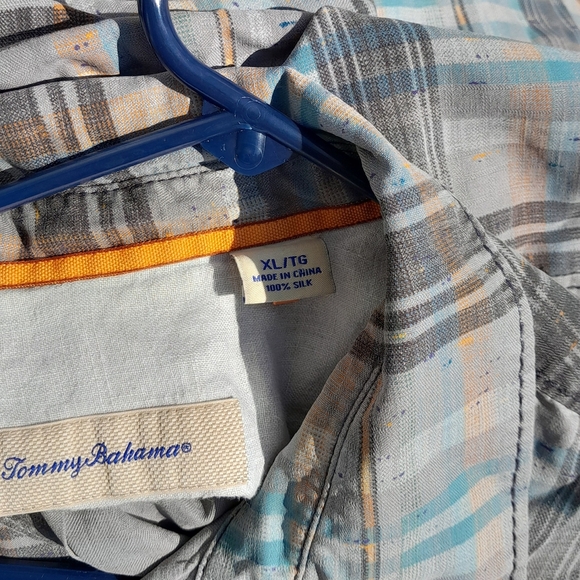 Tommy Bahama Mens XL  100% SILK Gray and Blue Checkered Button Up Collared Shirt - Picture 3 of 5